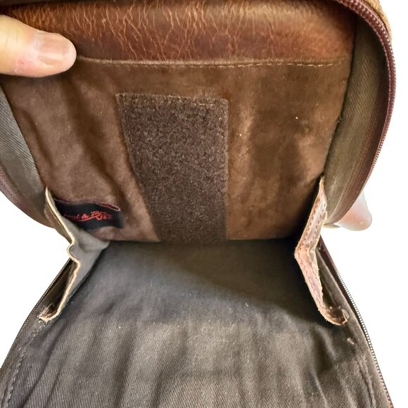 Paul & Taylor Men's Sling Bag Brown Leather - Picture 10 of 10